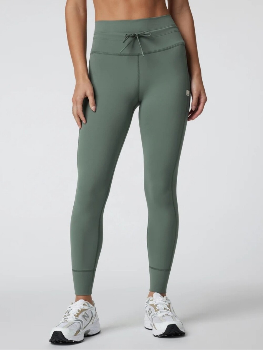 Vuori Daily Legging Short Marsh Green Size Large NWOT